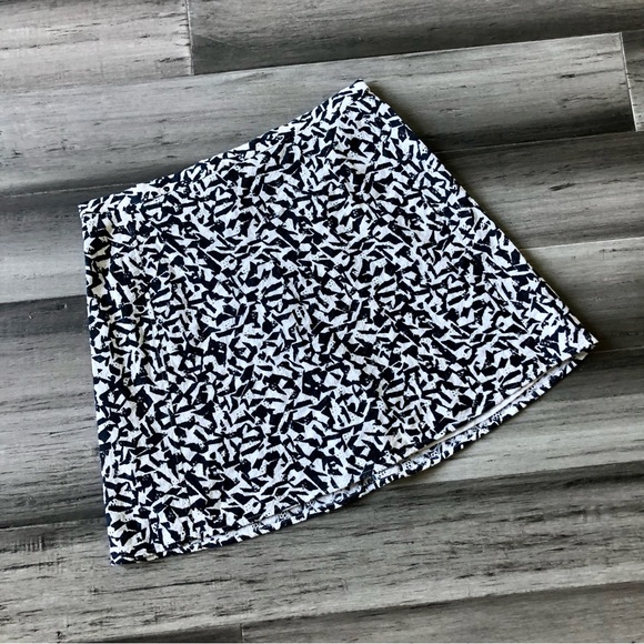 ❤️ LAST DAY Theory 'Lonati Pescara' Eyelet A-Line Mini Skirt - Picture 3 of 10